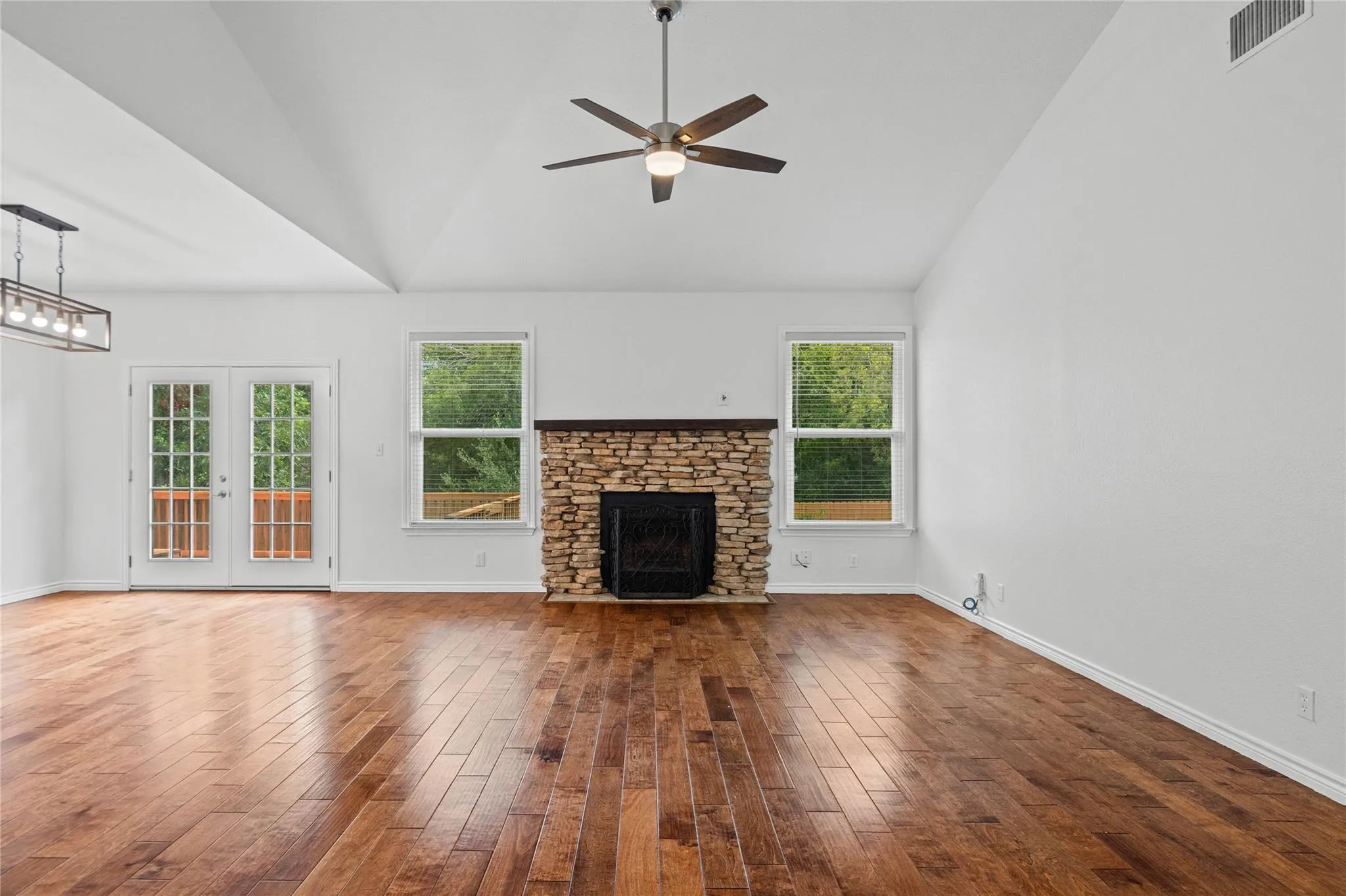 Photo 5 of 13201 BRIAR HOLLOW DR