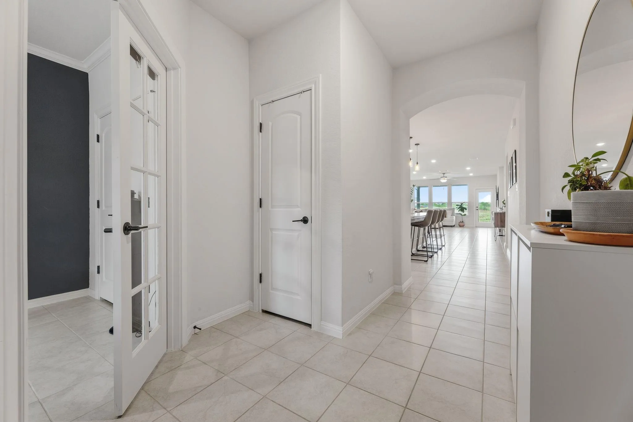 Photo 4 of 304 SWEETLEAF DR