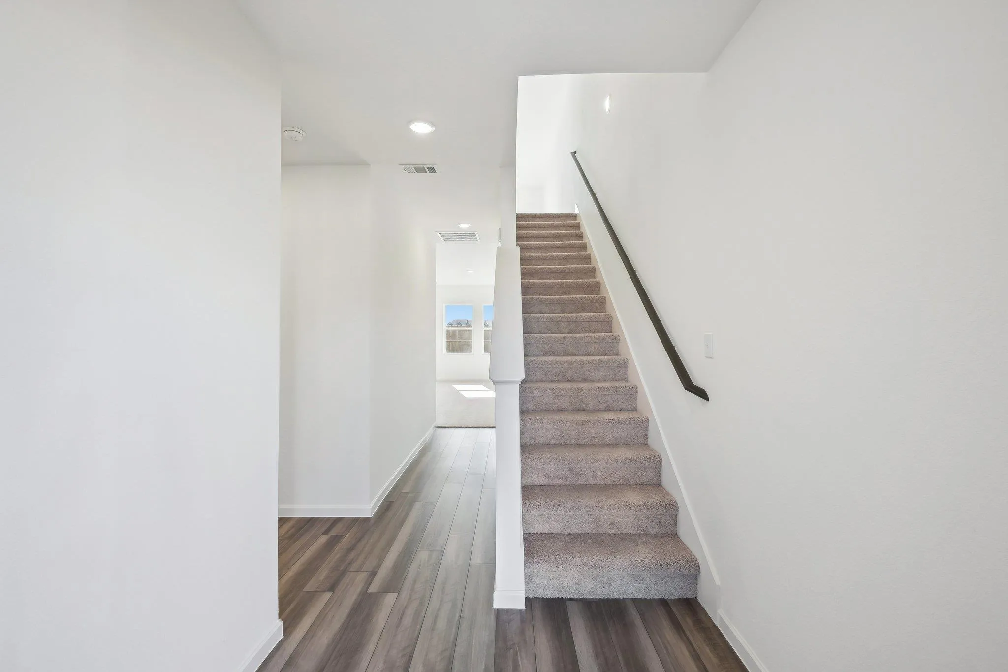 Photo 4 of 15828 NARCISSUS WAY