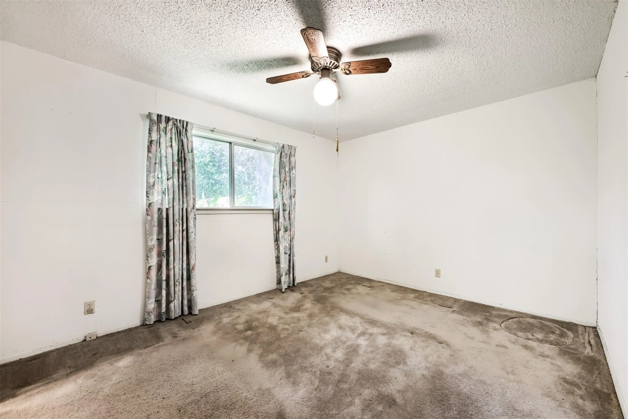 Photo 5 of 7112 WINDRIFT WAY