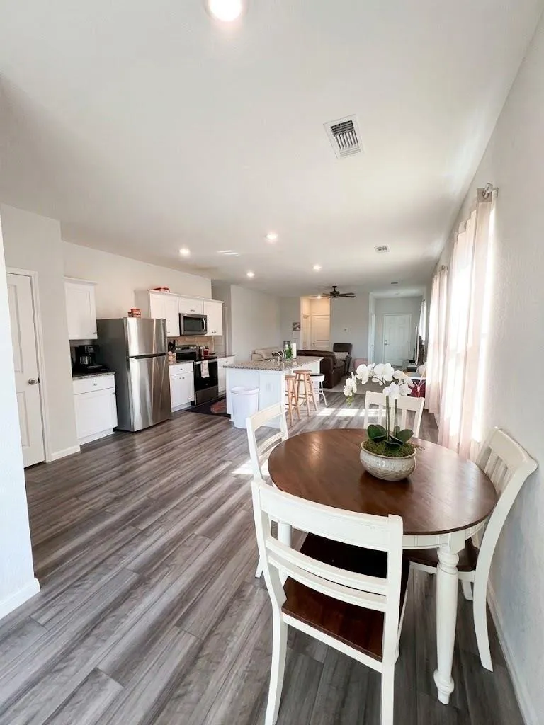 Photo 3 of 225 COMANCHEROS RD
