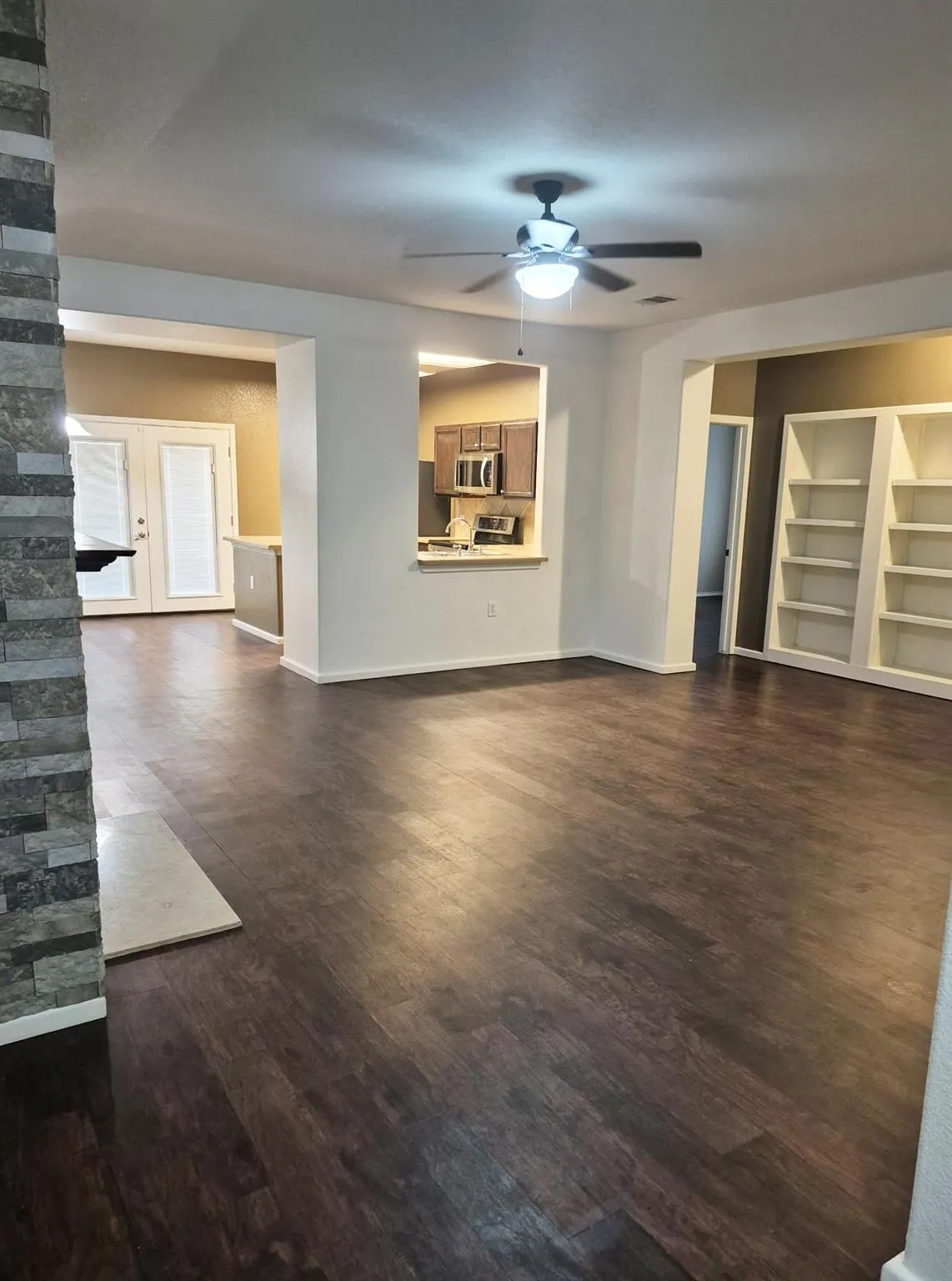 Photo 5 of 6400 KEN CARYL DR