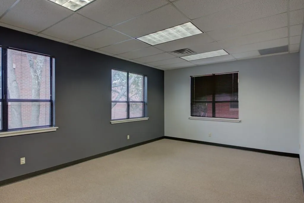Photo 2 of 11824 JOLLYVILLE RD #103