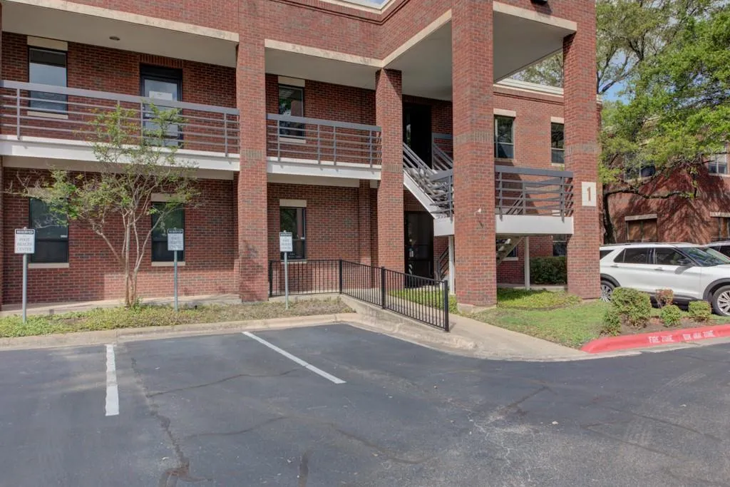 Photo of 11824 JOLLYVILLE RD #103, Austin, TX, 78759