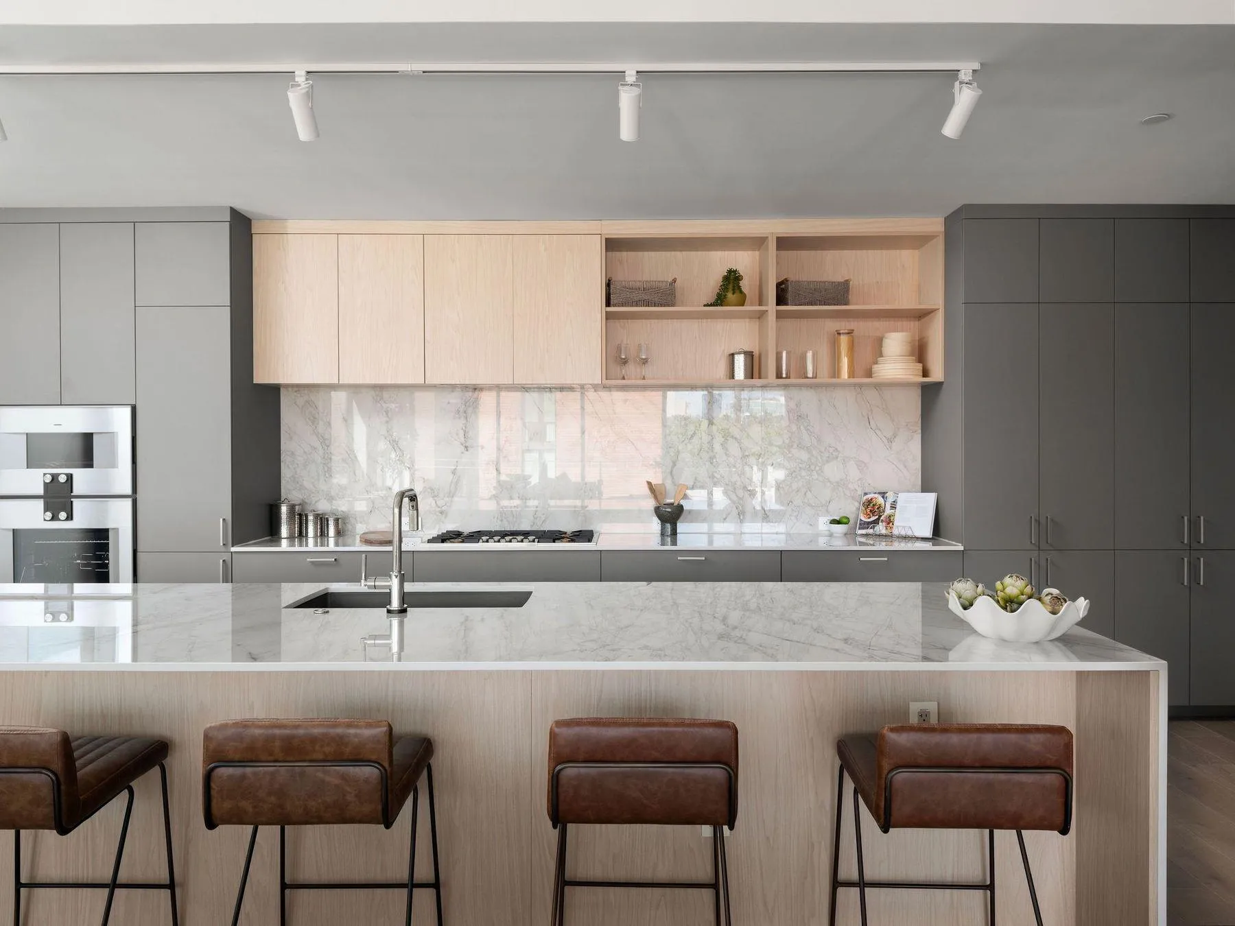 Photo 2 of 1006 BAYLOR ST #201