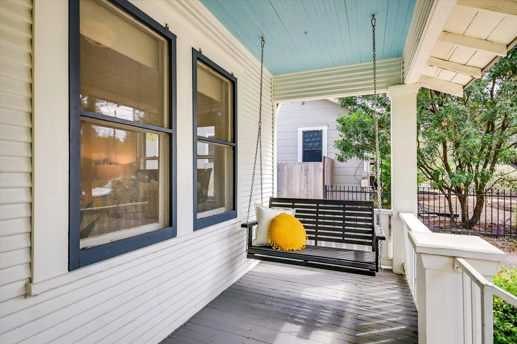 Photo 4 of 1709 DRAKE AVE