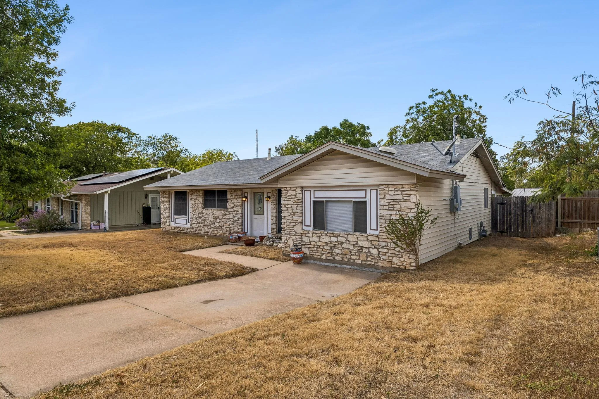 Photo of 6904 MIRANDA DR, Austin, TX, 78752