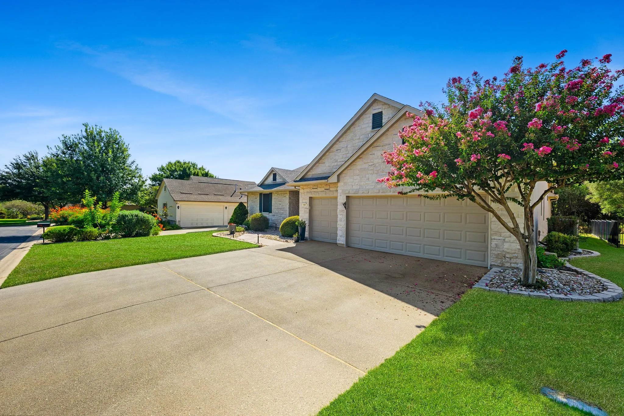 Photo 3 of 109 GOLDENROD WAY