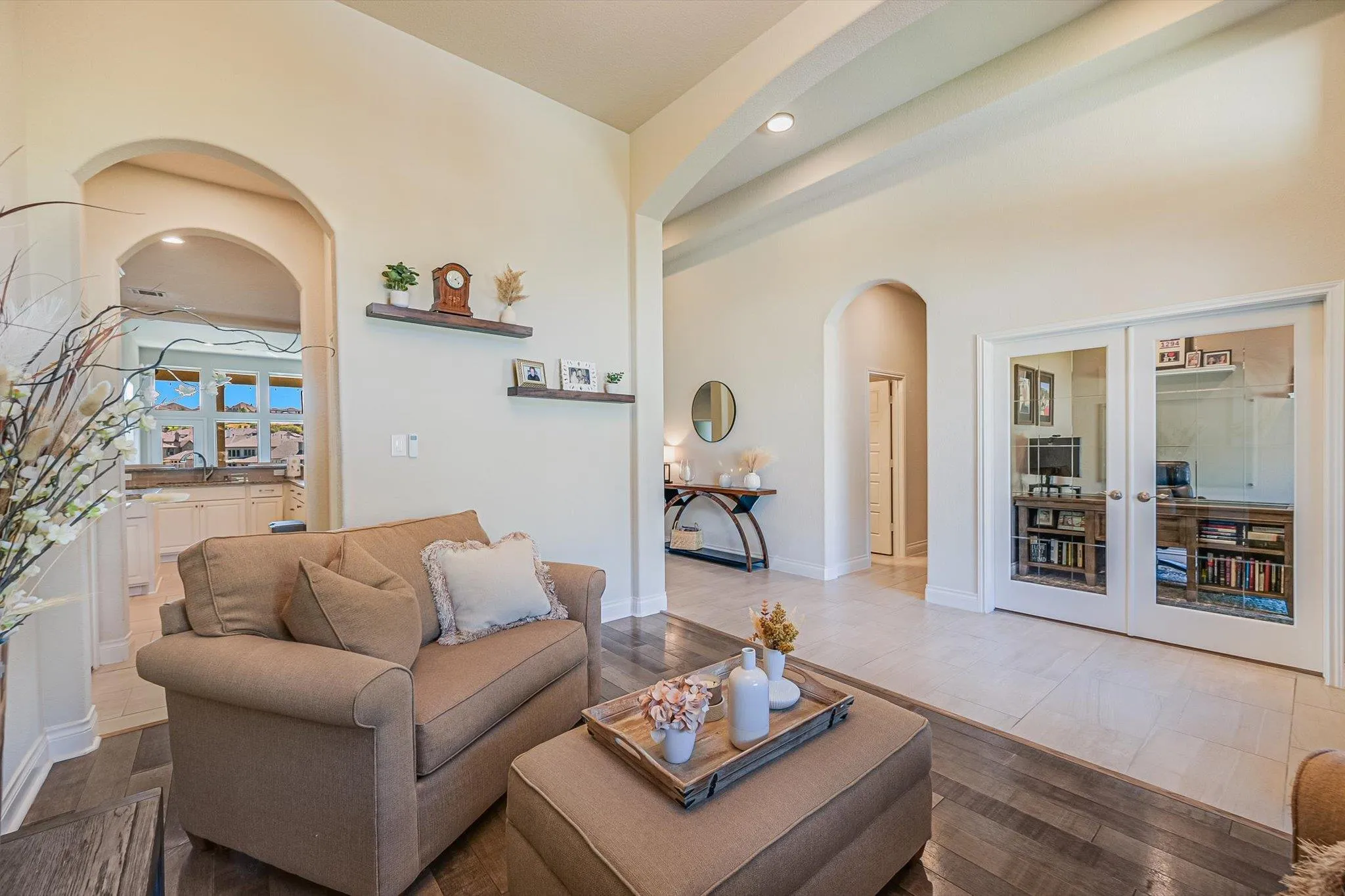 Photo 5 of 6005 HEWETSON DR