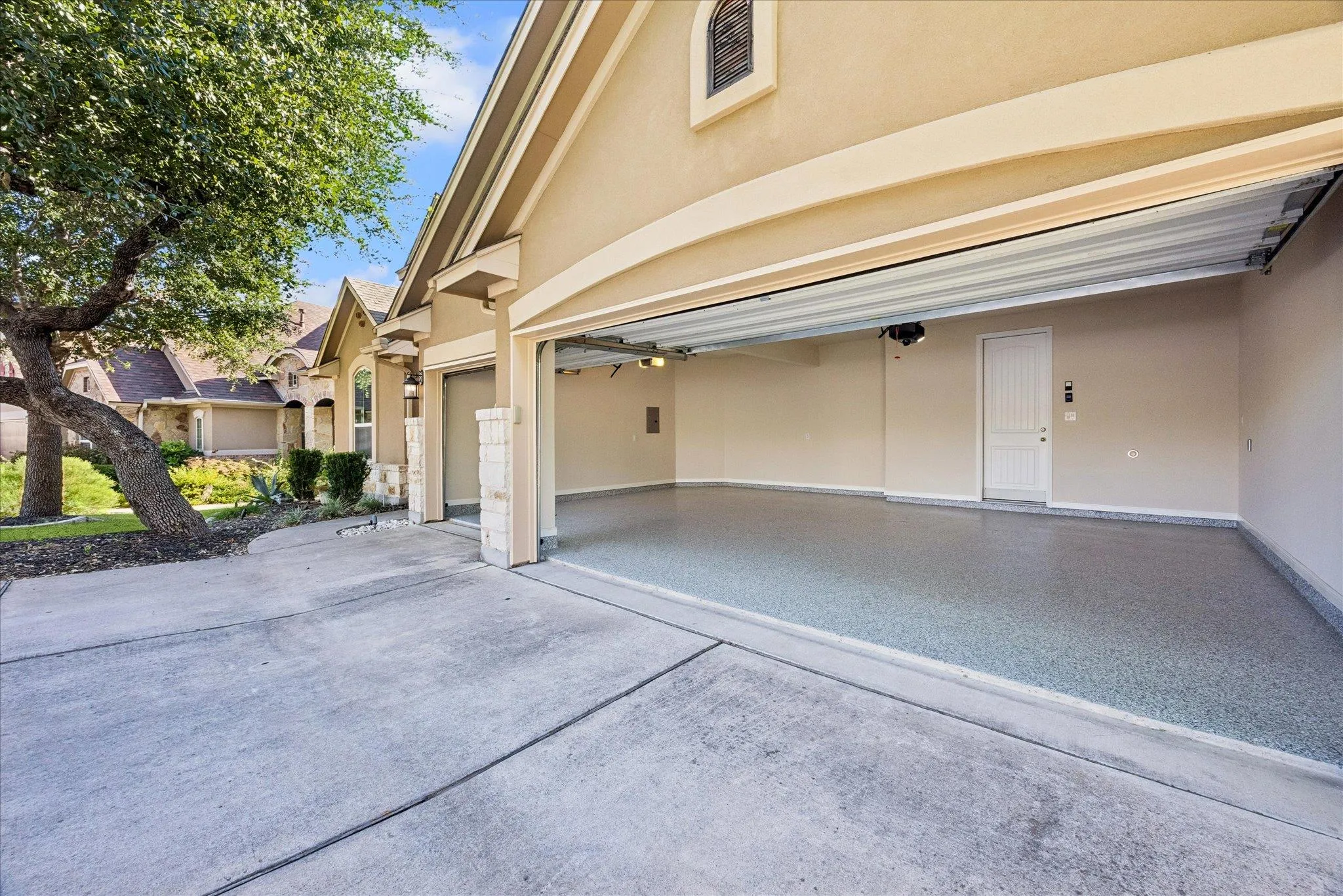 Photo 2 of 3302 MOSSY GROVE CT