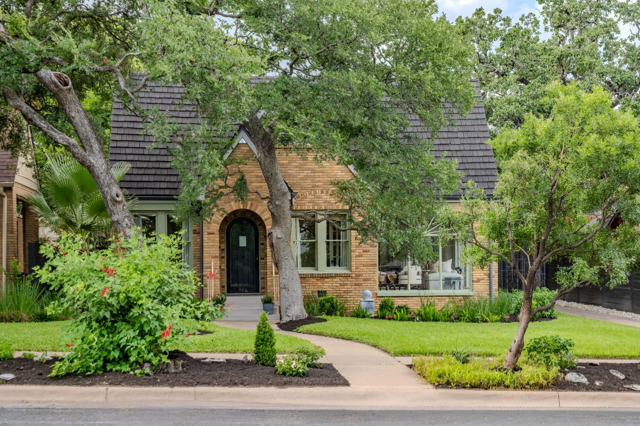 Photo of 106 LAUREL LN, Austin, TX, 78705