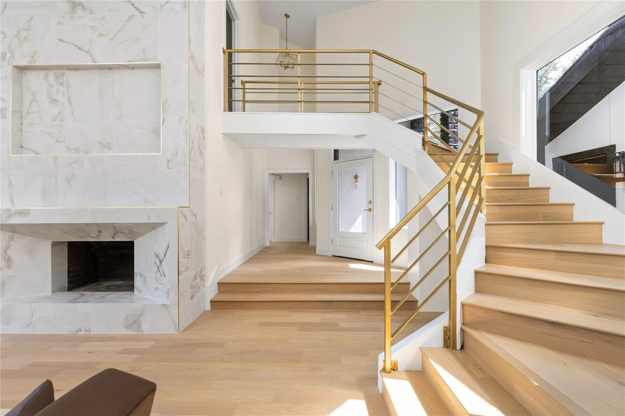 Photo 2 of 310 GOLF CREST LN
