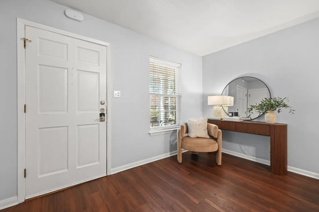 Photo 3 of 1240 BARTON HILLS DR #116
