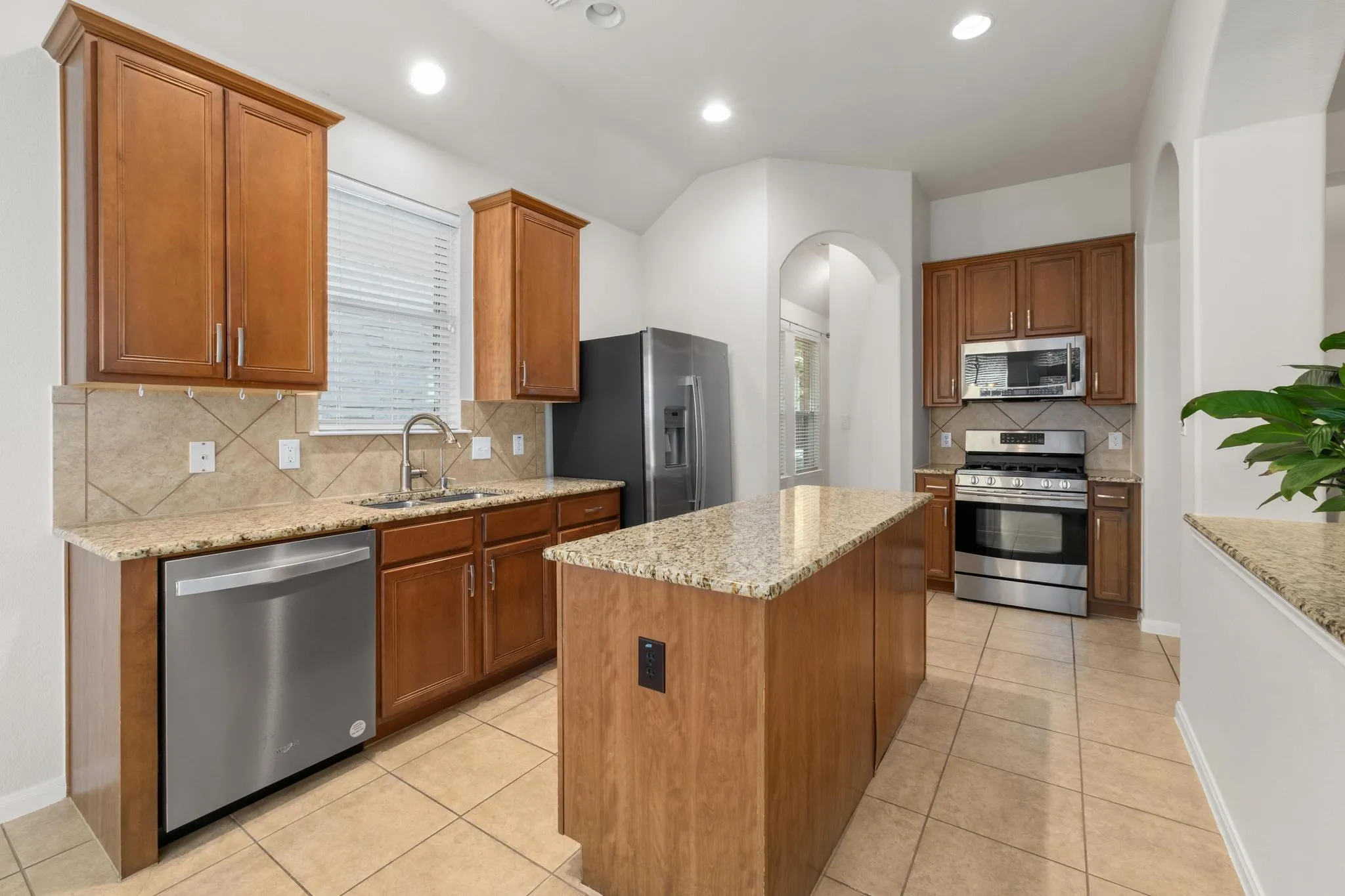 Photo 3 of 7405 BRECOURT MANOR WAY