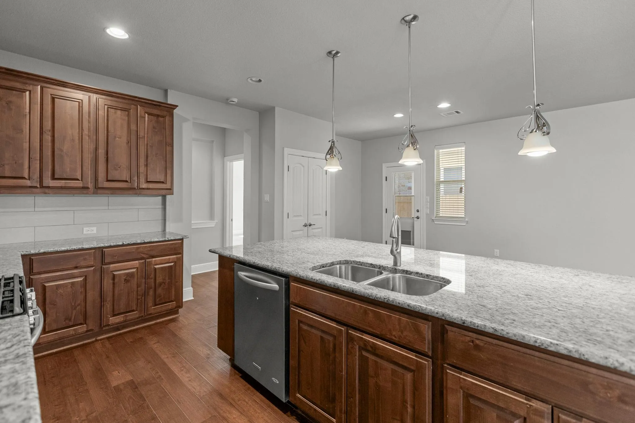 Photo 5 of 205 CHEROKEE ROSE CIR