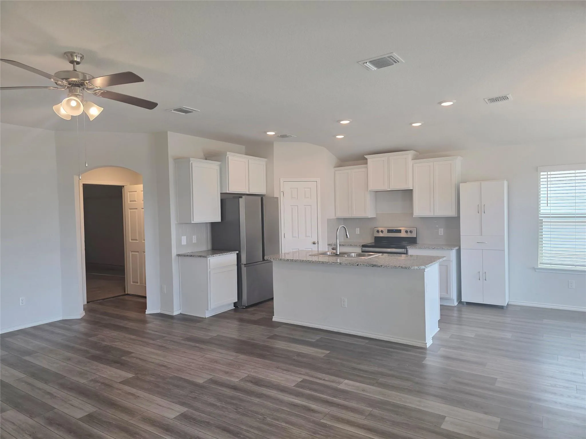 Photo 4 of 109 AKSTON CT