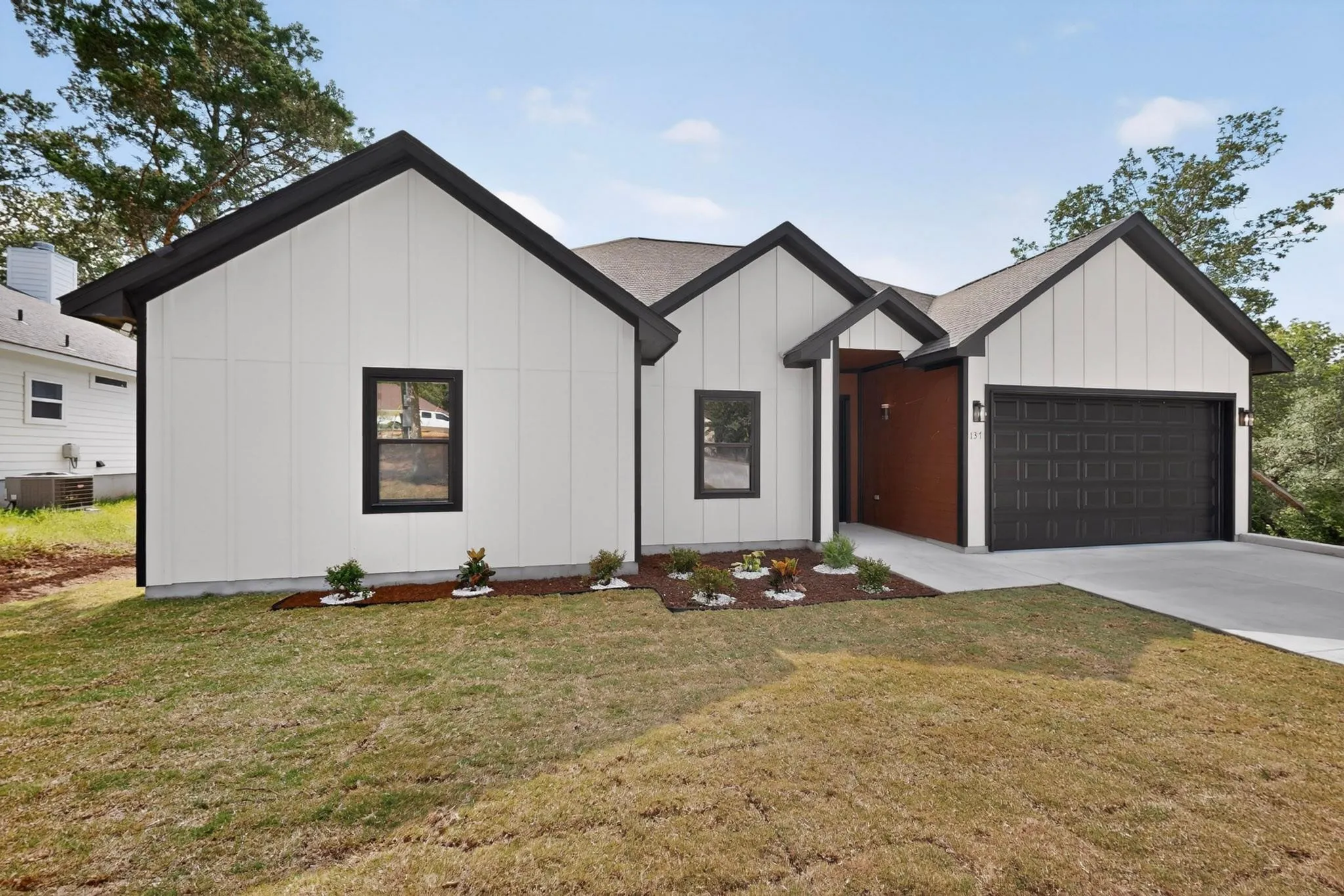Photo 4 of 137 N POHAKEA DR