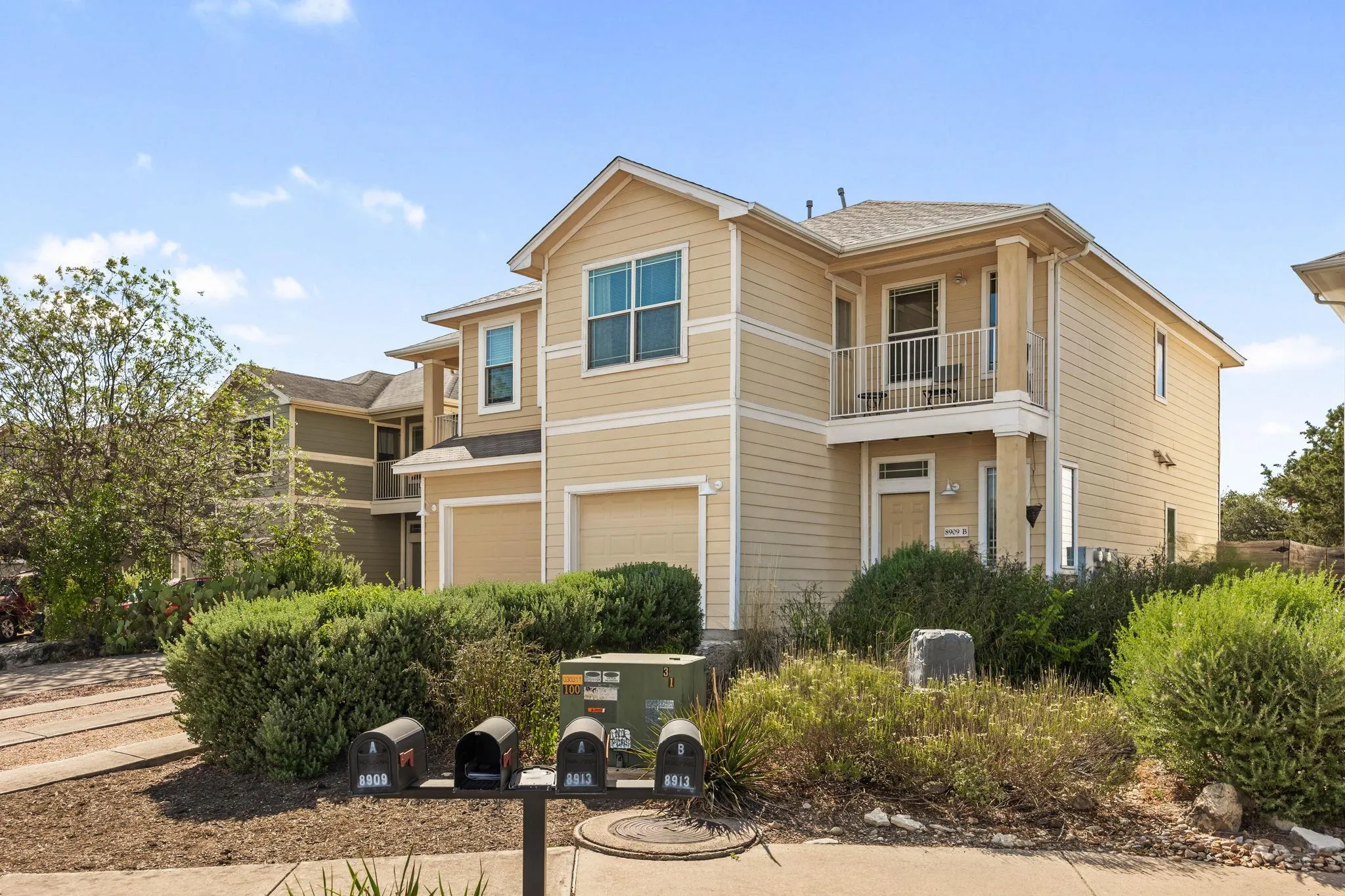Photo 2 of 8909 MOUNTAIN SHADOWS CV #B