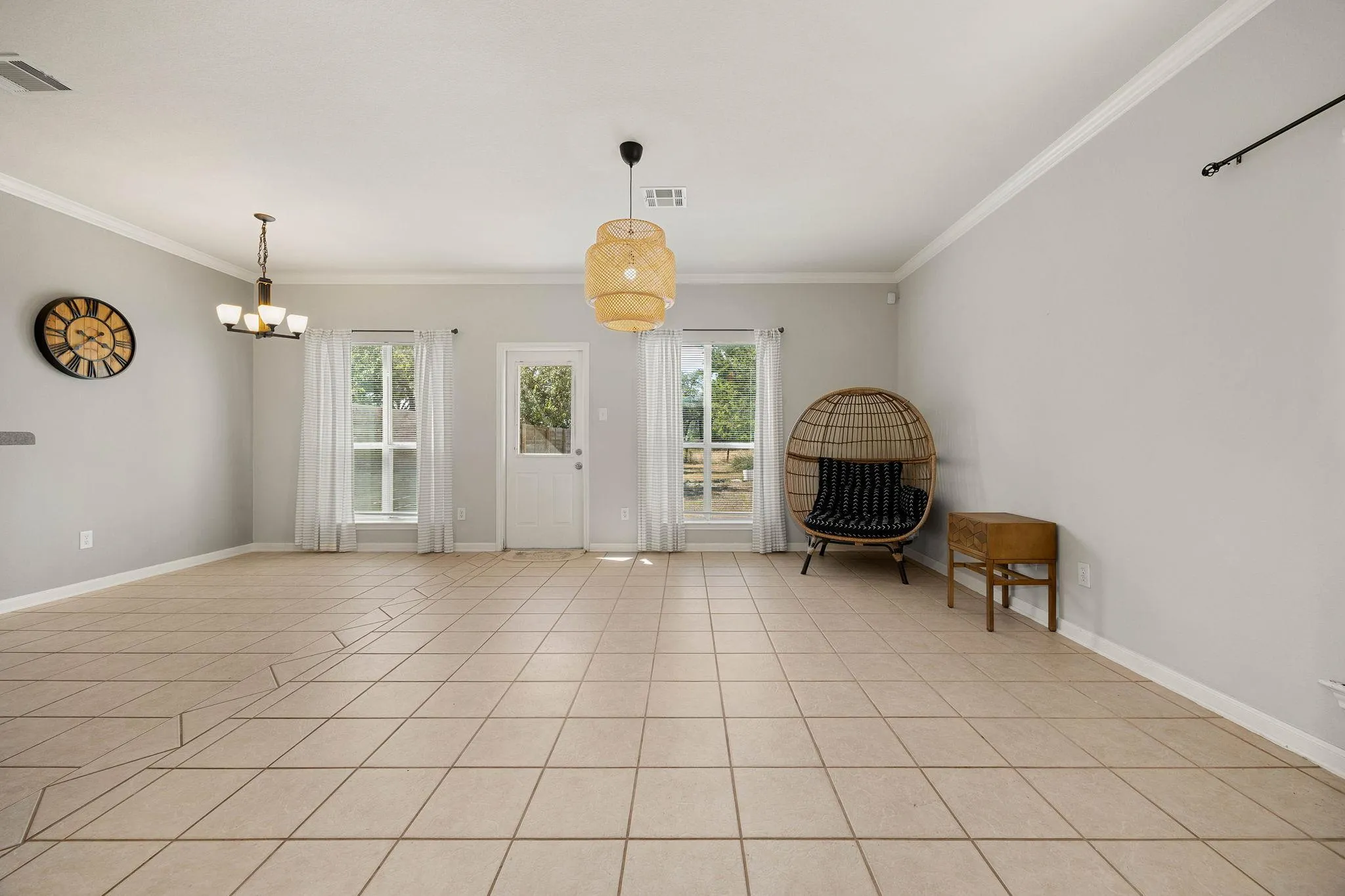 Photo 4 of 8909 MOUNTAIN SHADOWS CV #B