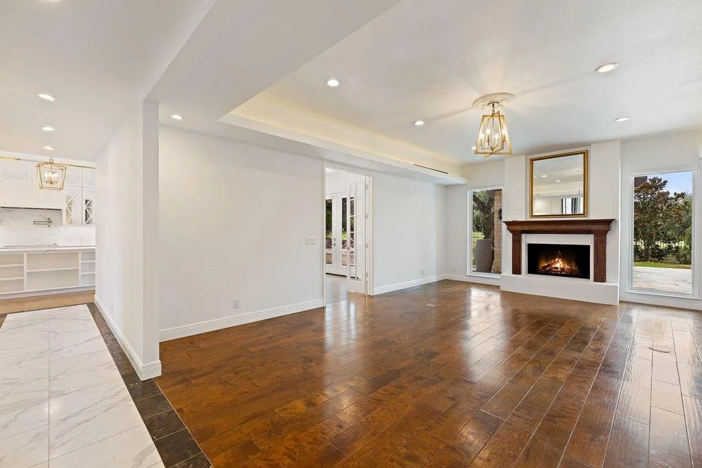 Photo 4 of 17 HEDGEBROOK WAY
