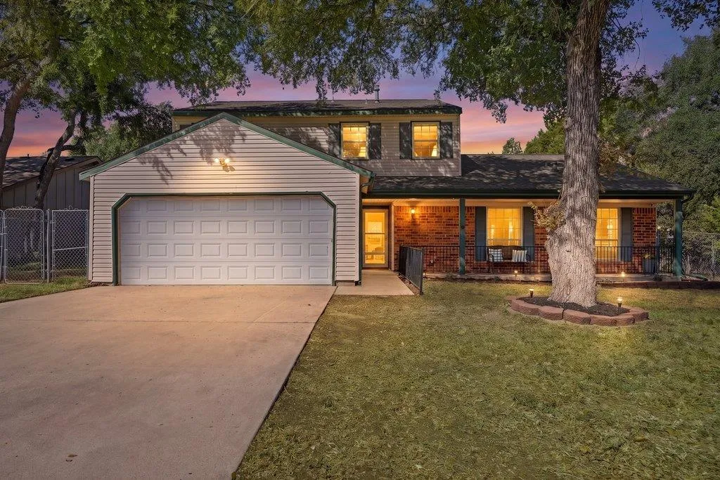 Photo of 1702 OAKRIDGE DR, Round Rock, TX, 78681
