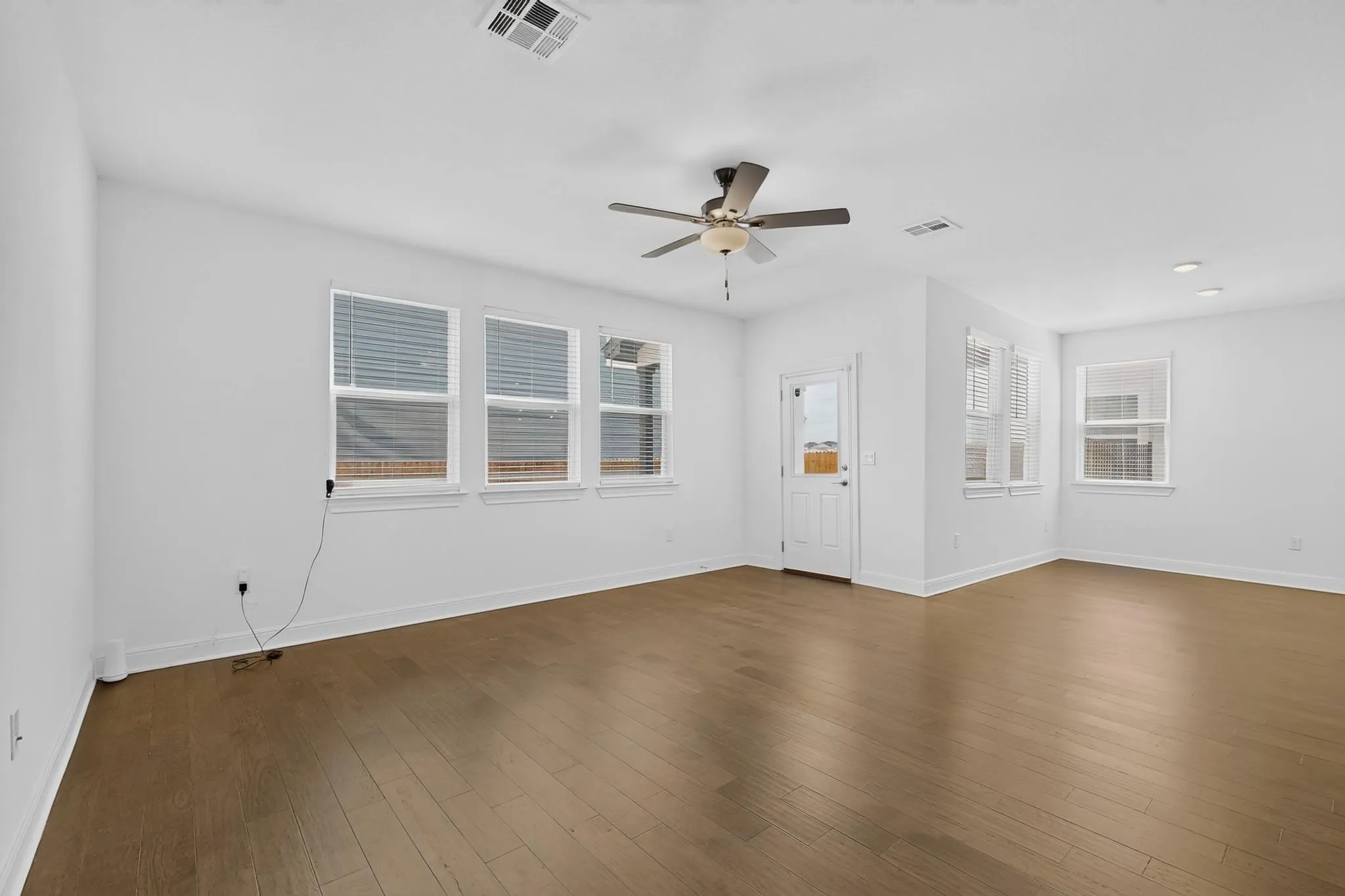 Photo 5 of 13623 LONG ISLAND DR