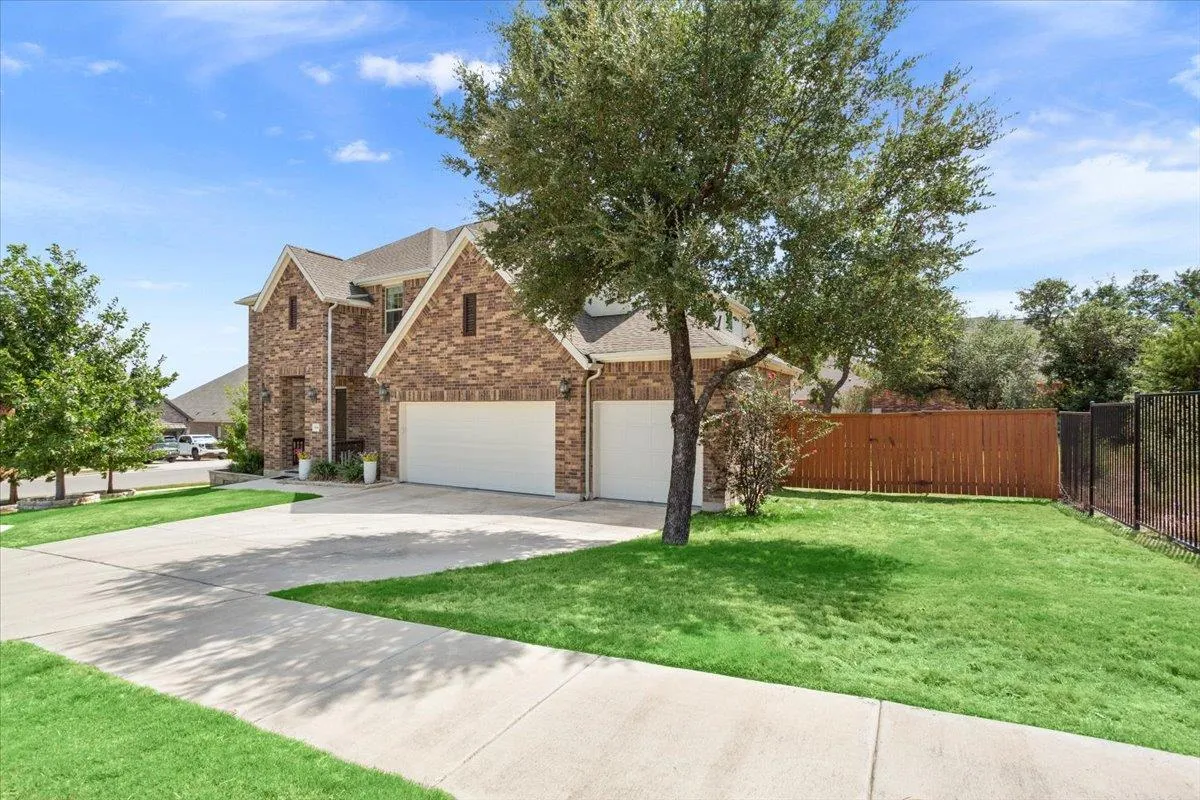 Photo 5 of 1106 SILENT OAKS DR