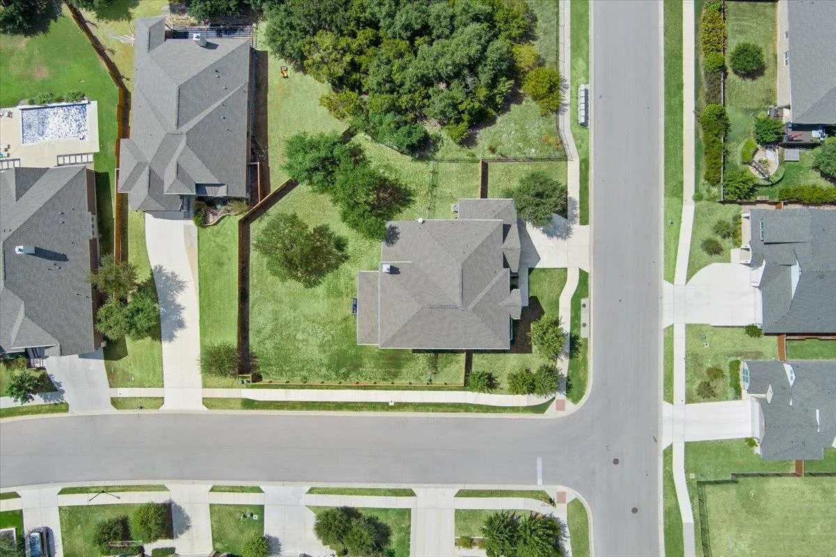 Photo 4 of 1106 SILENT OAKS DR