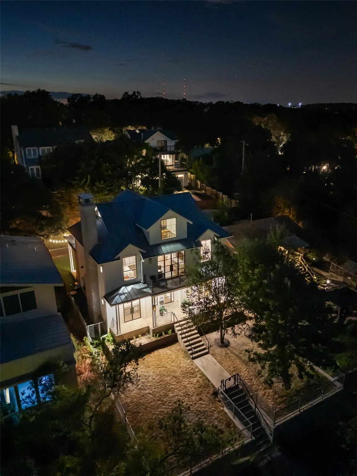 Photo 4 of 714 UPSON ST