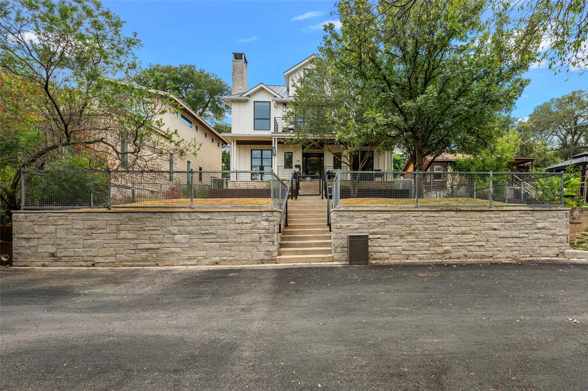 Photo of 714 UPSON ST, Austin, TX, 78703