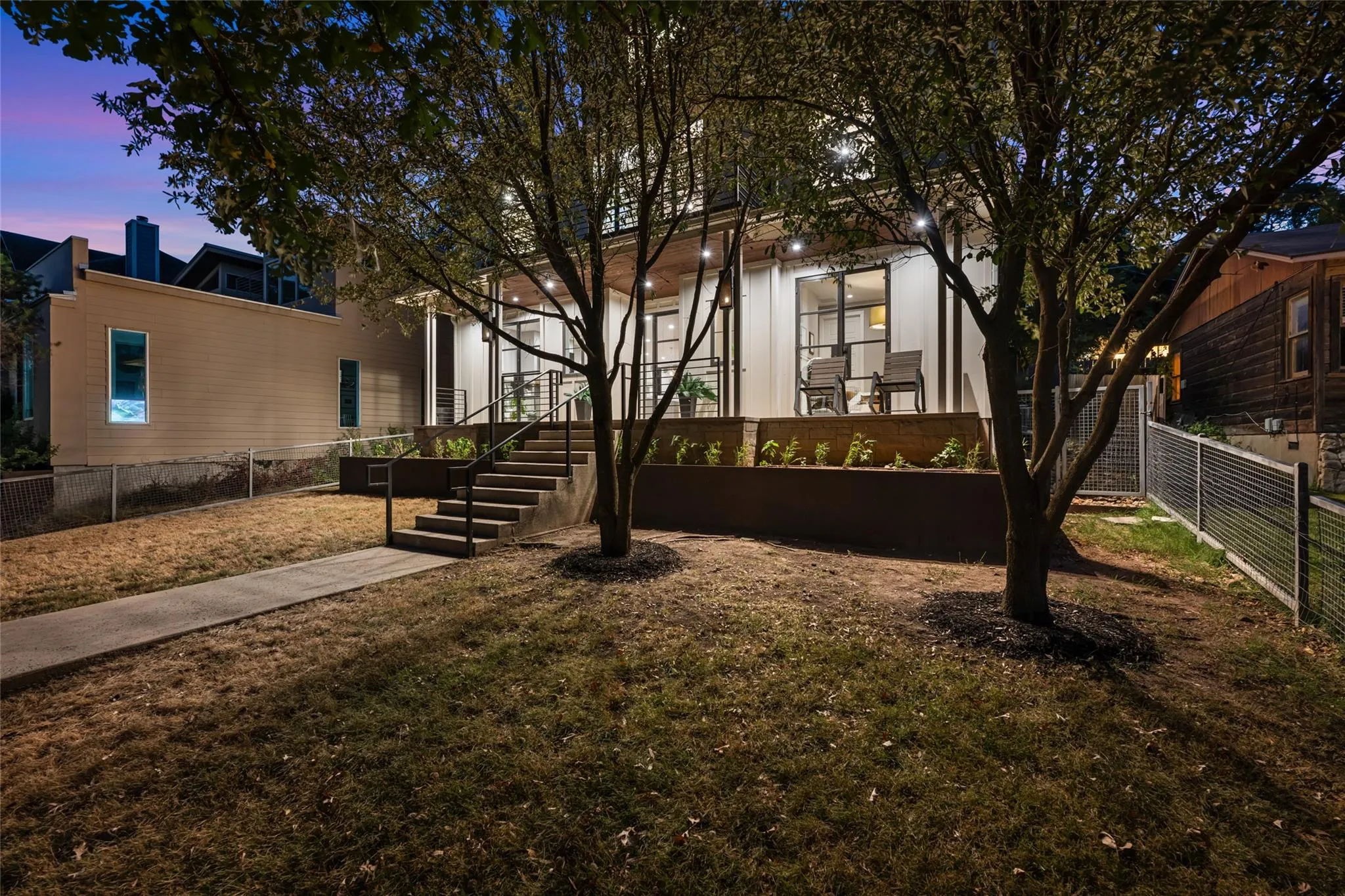 Photo 3 of 714 UPSON ST