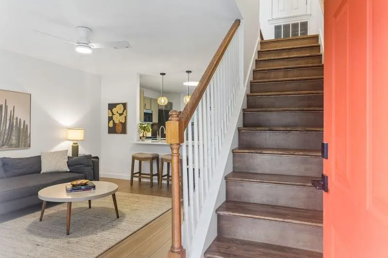 Photo 3 of 11901 SWEARINGEN DR #128