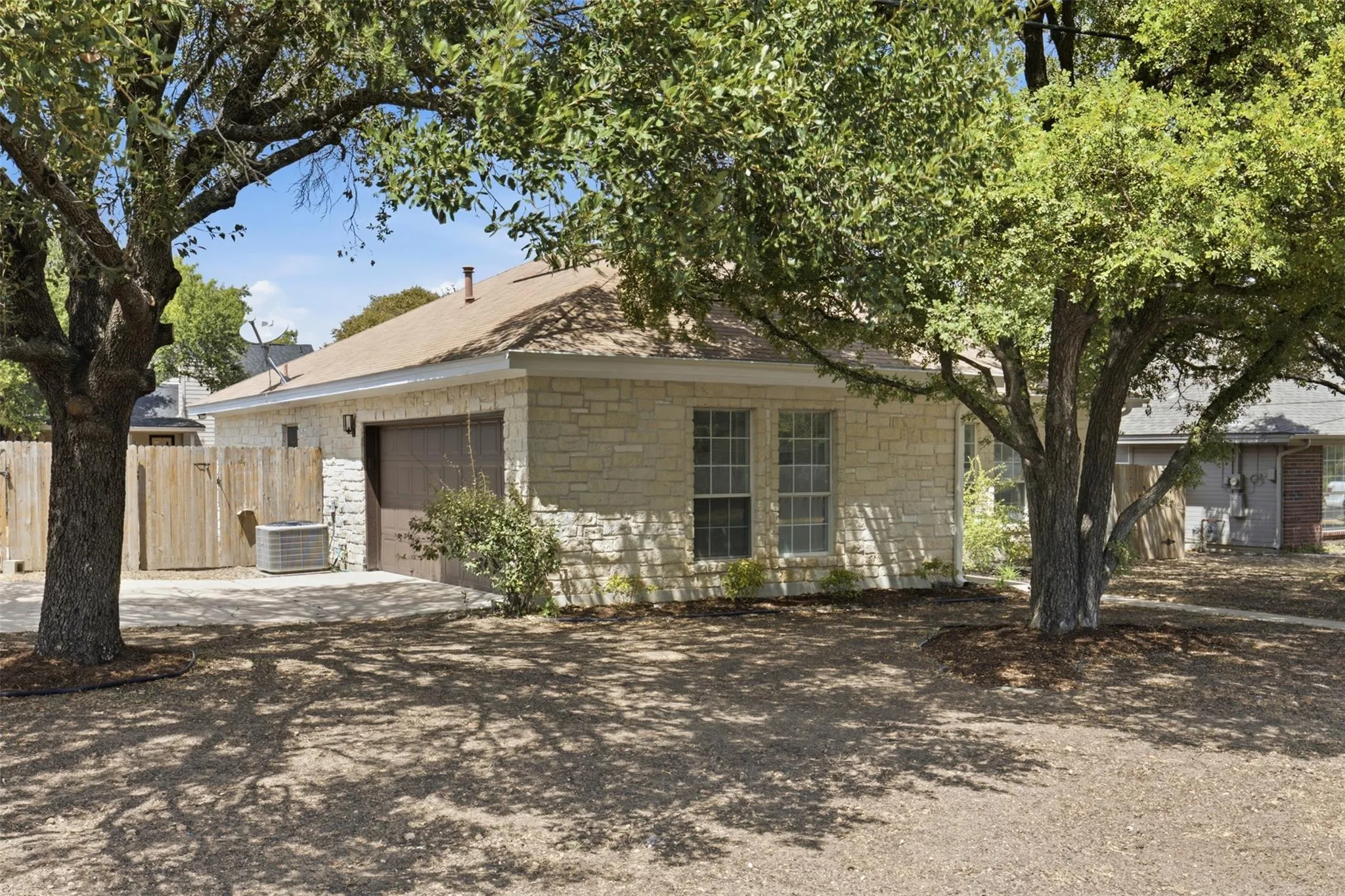 Photo 3 of 312 DEBORA DR