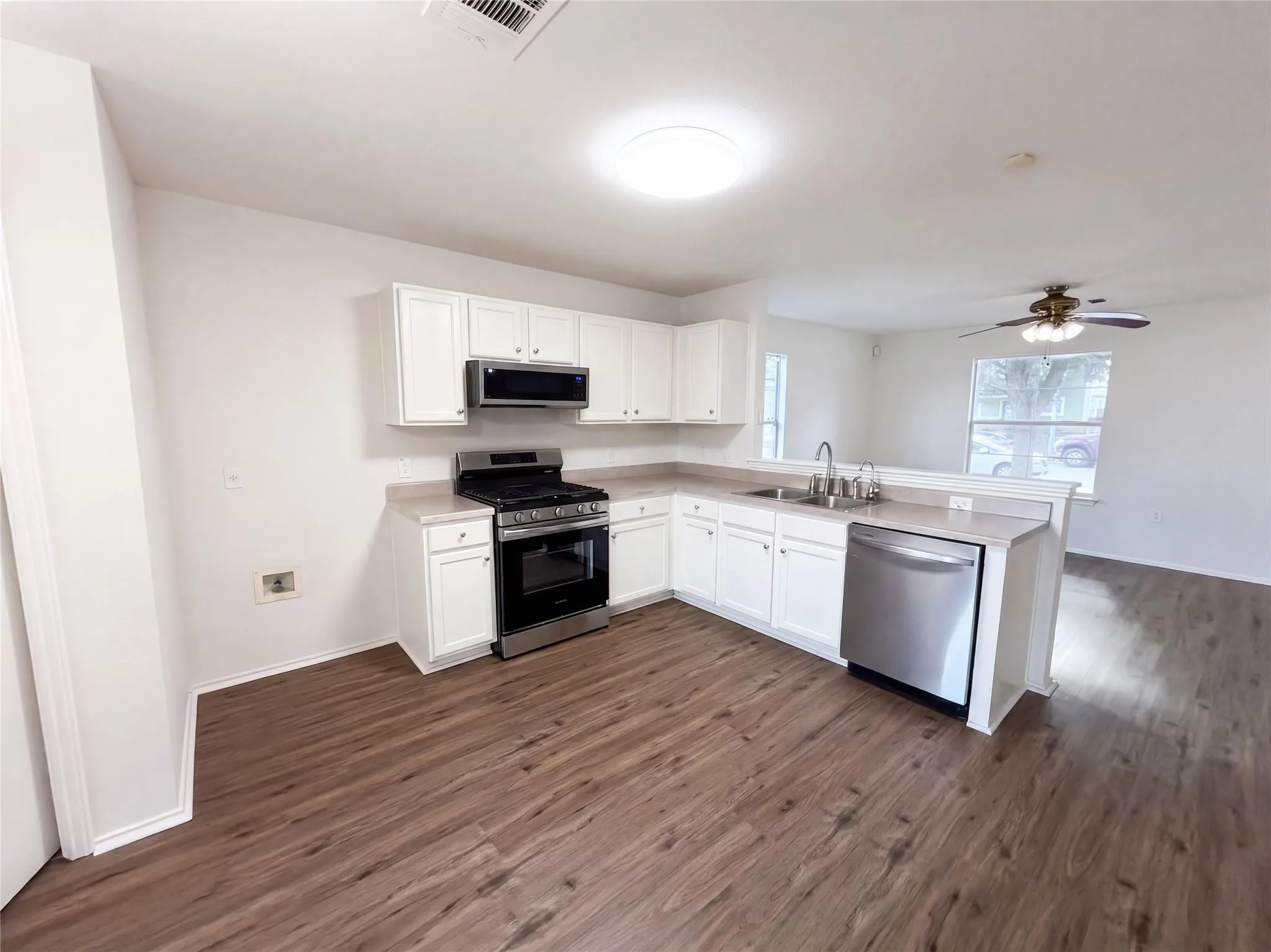 Photo 4 of 11521 MELSTONE DR