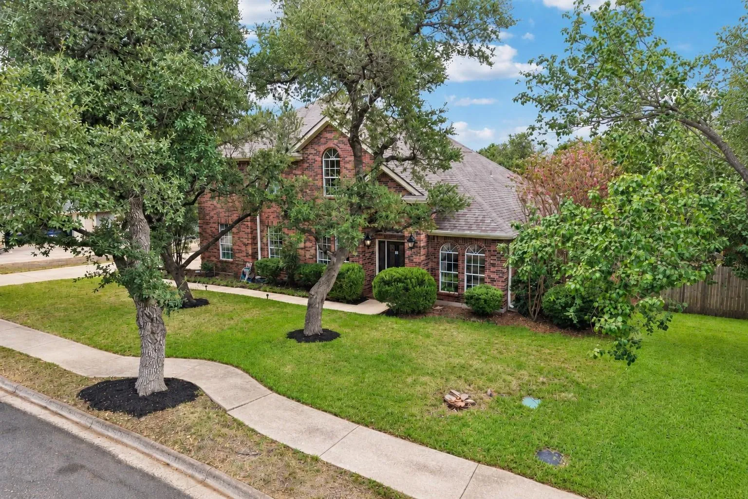 Photo 2 of 3915 IDALIA DR