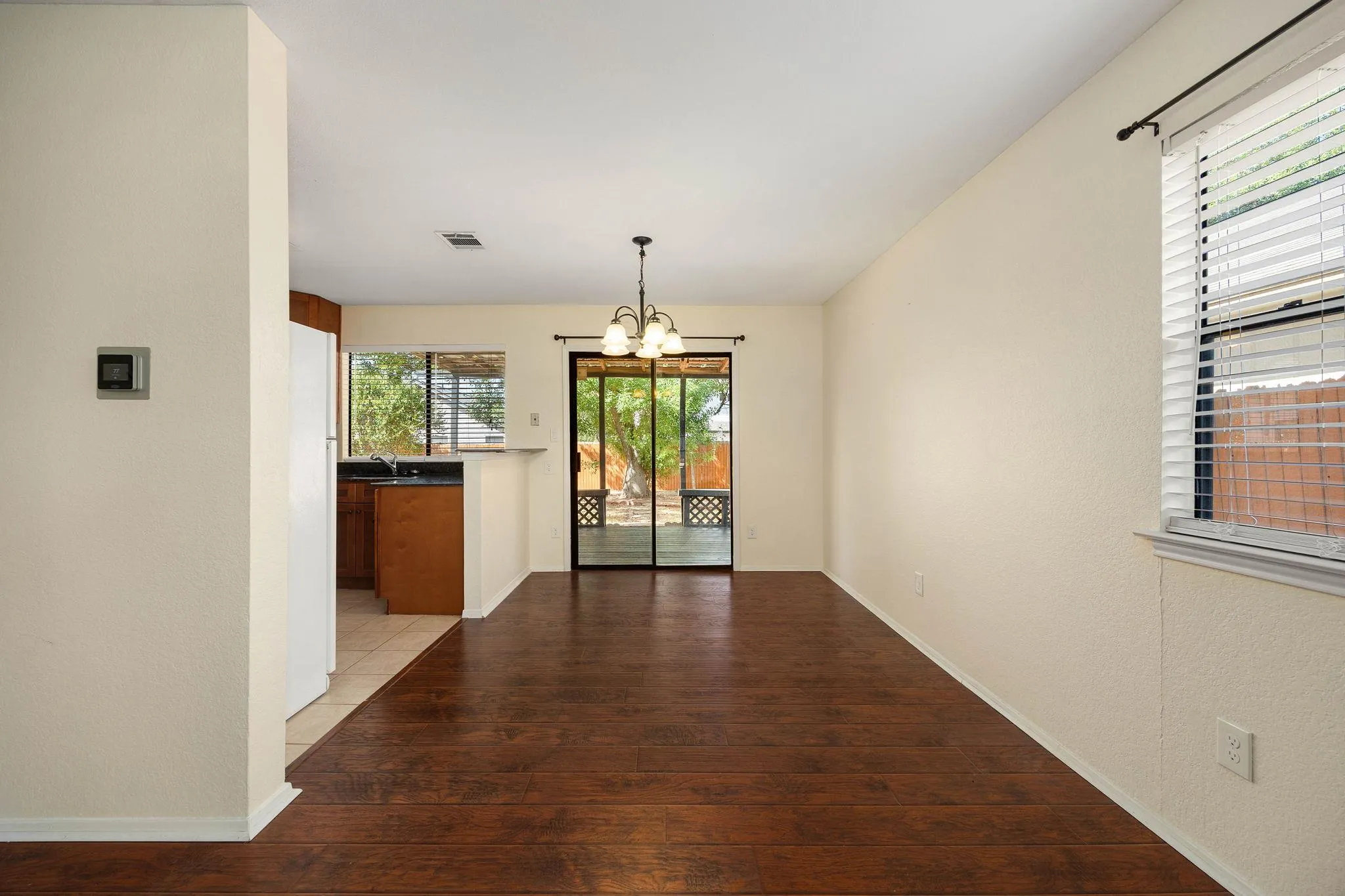 Photo 4 of 2409 DOWD LN