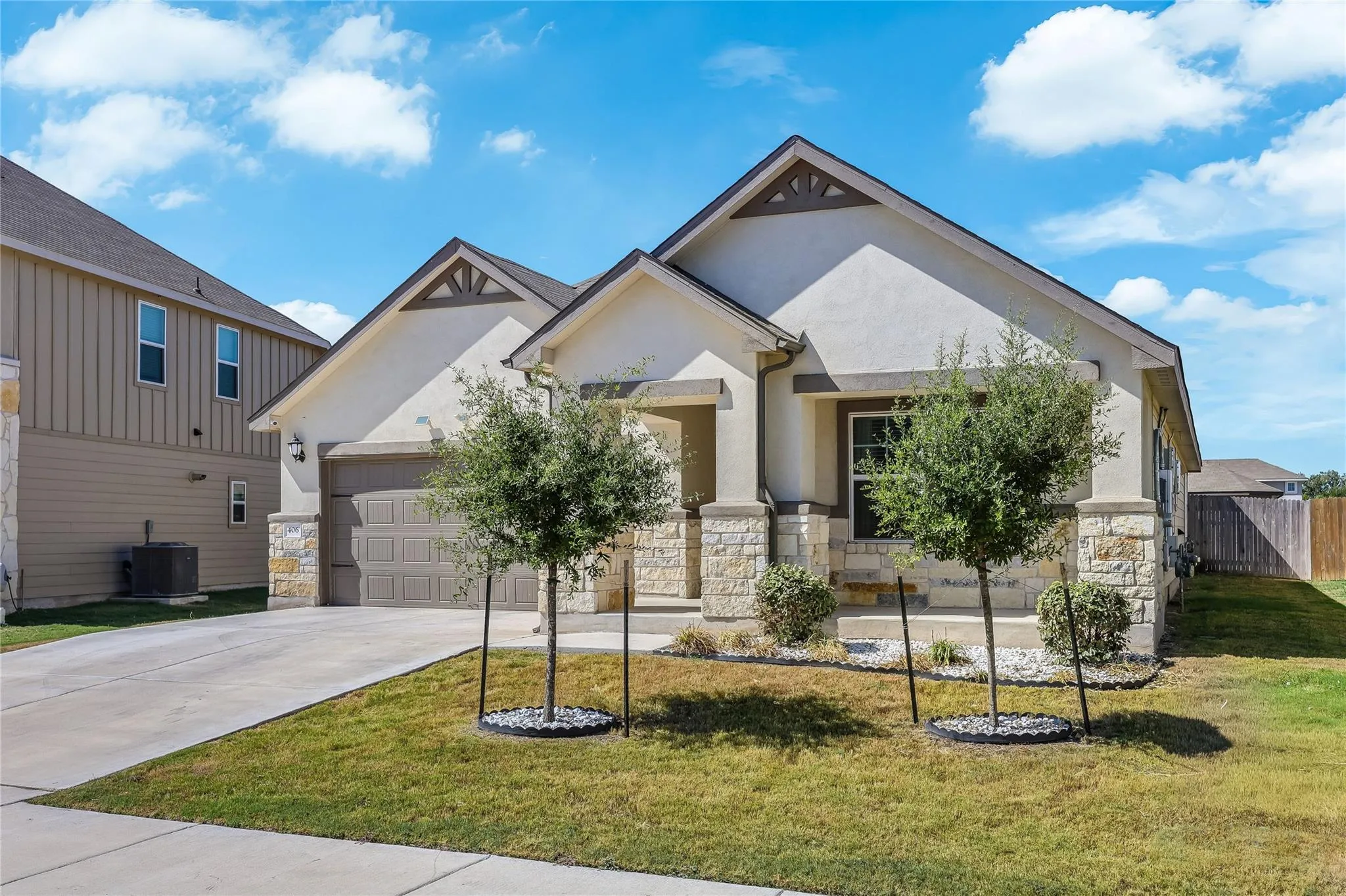 Photo 2 of 406 GRASSLANDS TRL