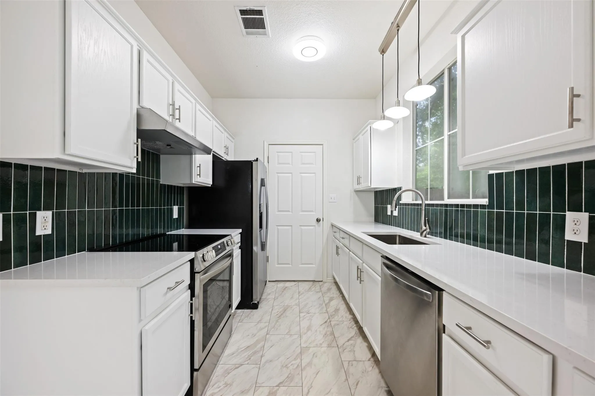 Photo 2 of 4501 WHISPERING VALLEY DR #31