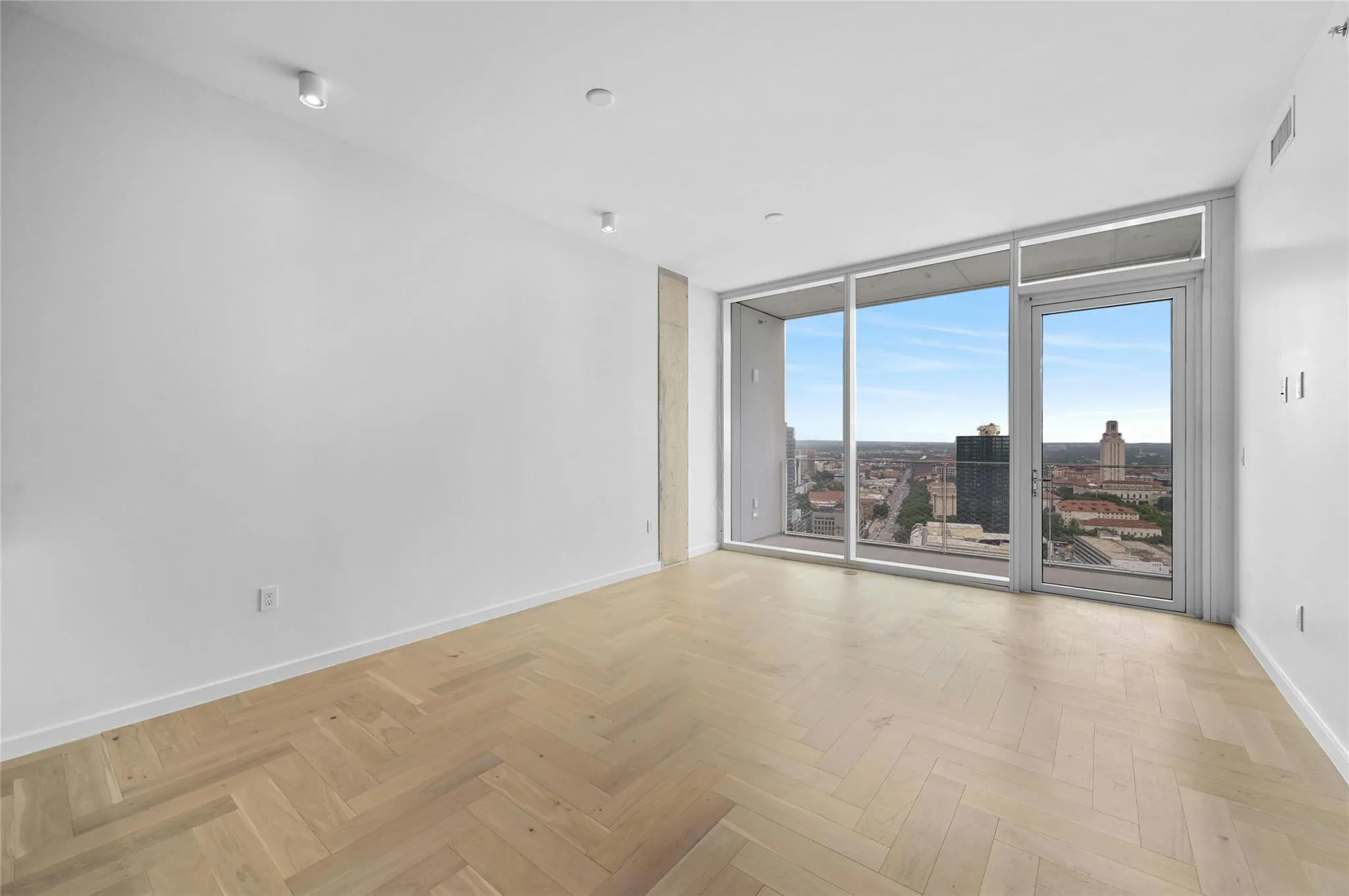 Photo 4 of 313 W 17TH ST #2402