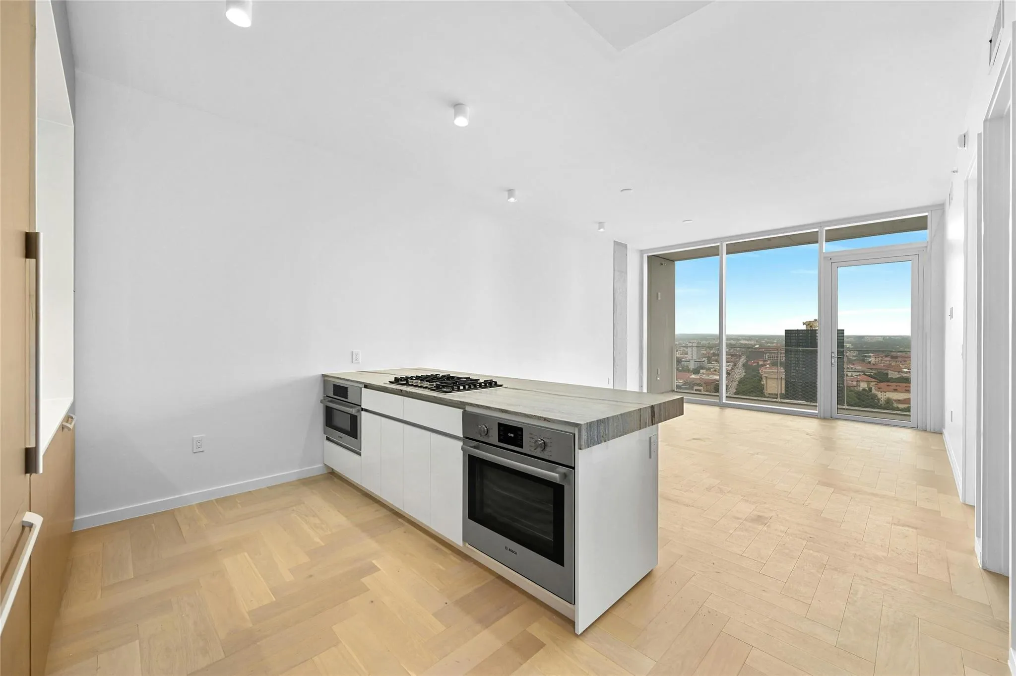 Photo 3 of 313 W 17TH ST #2402