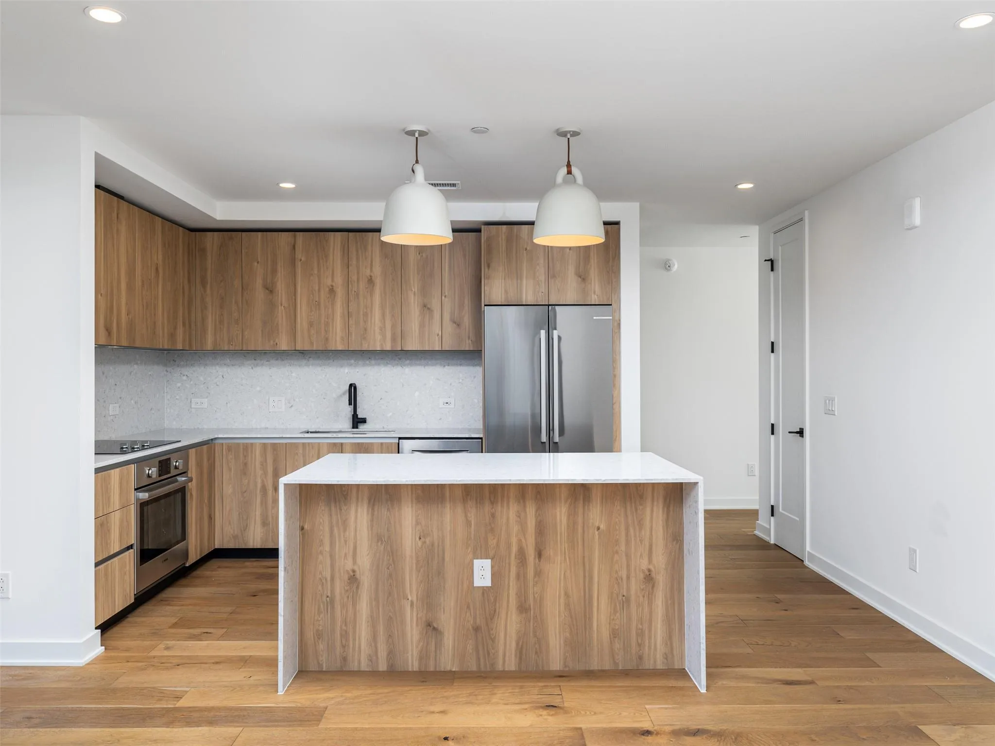 Photo 5 of 84 EAST AVE #1309