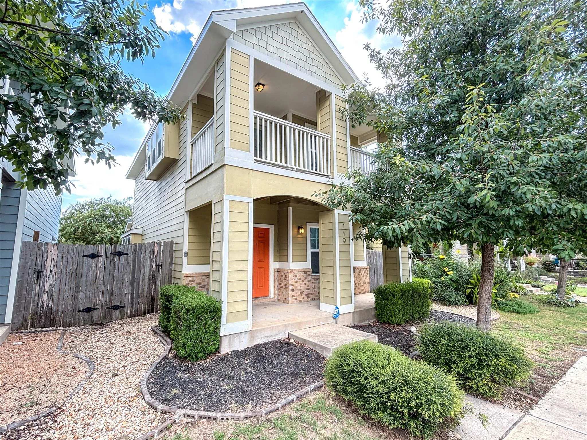 Photo 3 of 119 GAMBEL OAK WAY