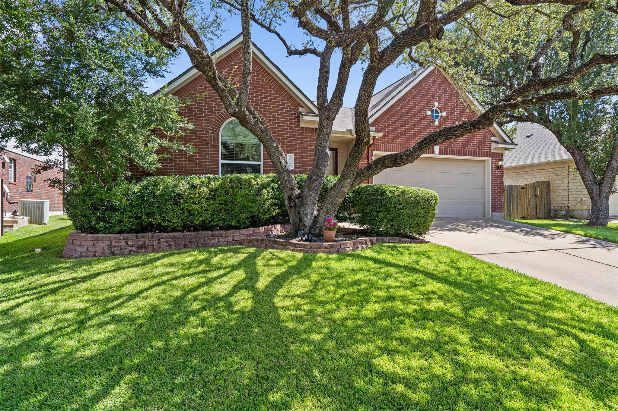 Photo 3 of 3746 NEWLAND DR