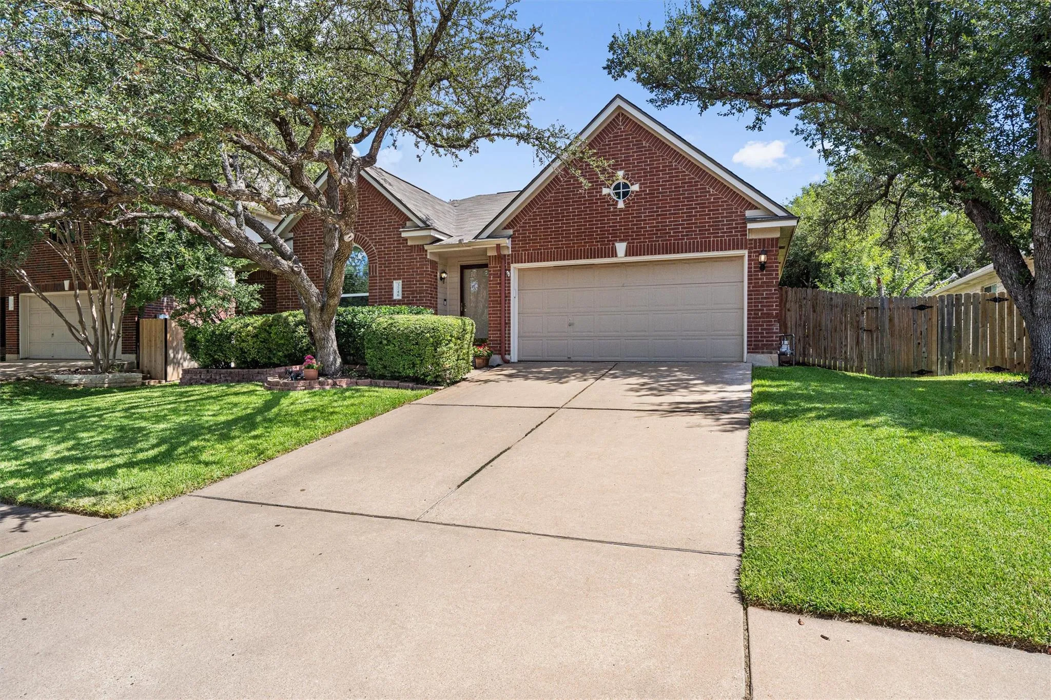 Photo 2 of 3746 NEWLAND DR