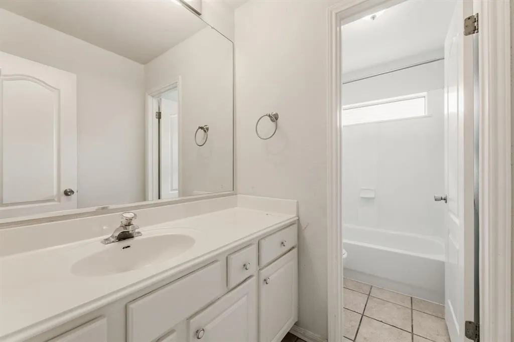 Photo 5 of 406 BELLAIRE OAKS DR