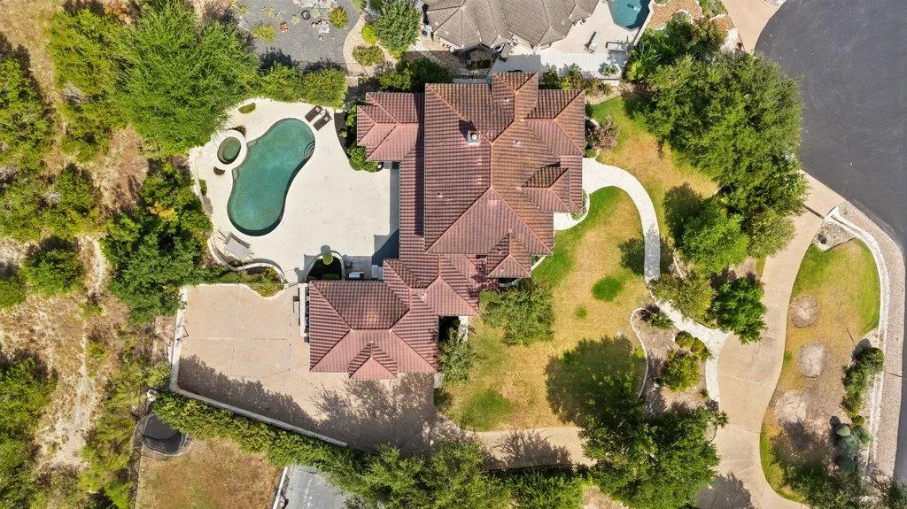 Photo 2 of 34 AUTUMN OAKS DR