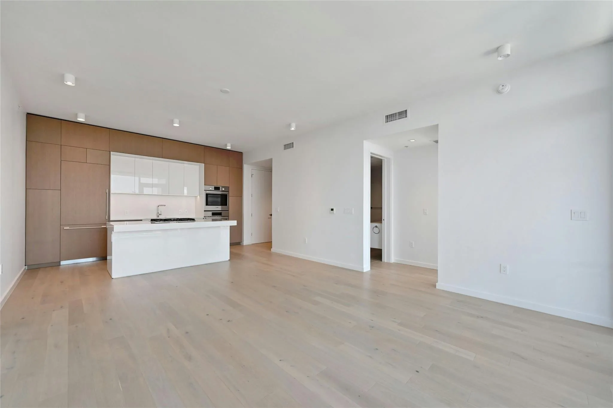 Photo 4 of 313 W 17TH ST #2501