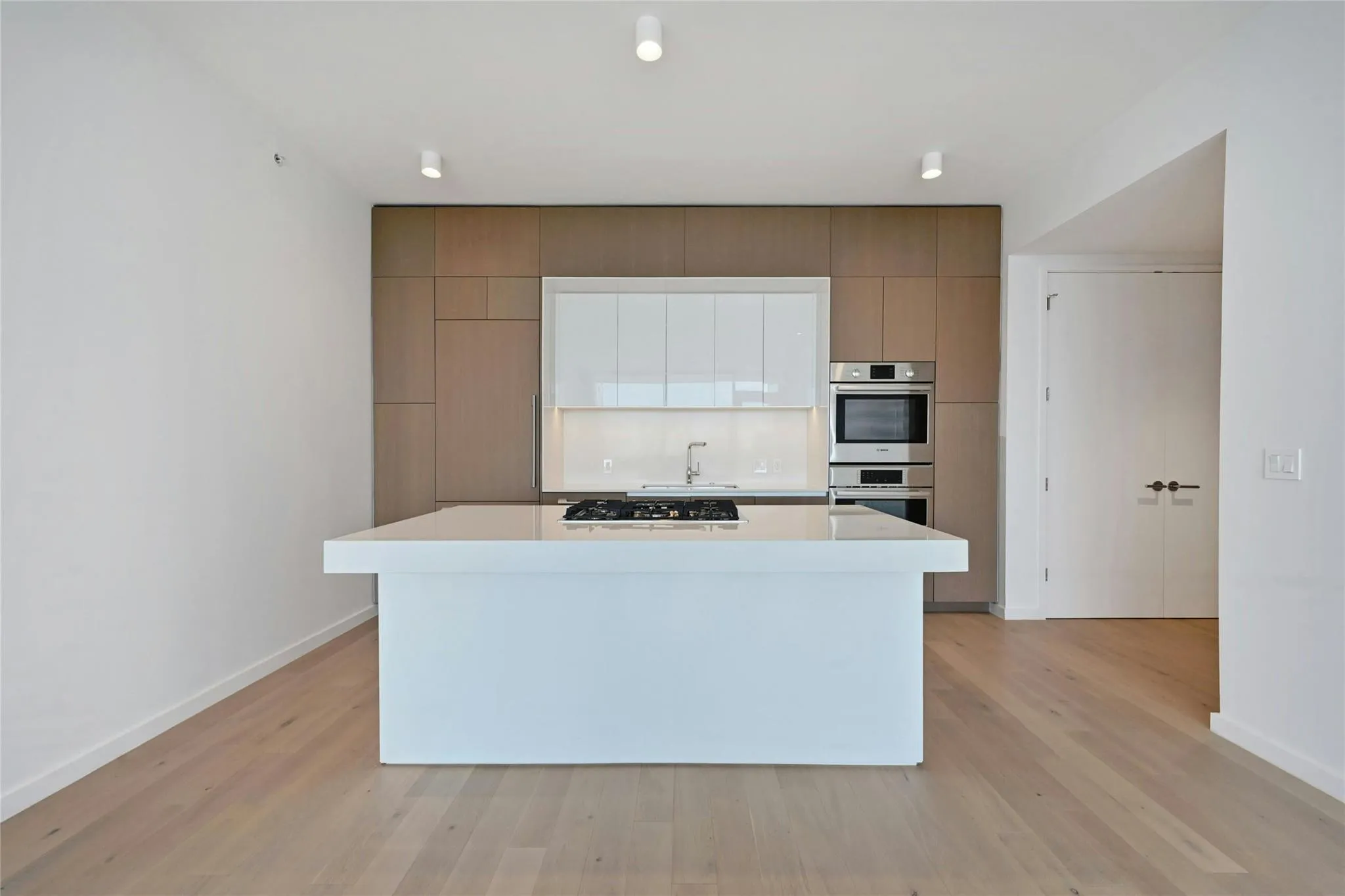 Photo 5 of 313 W 17TH ST #2501