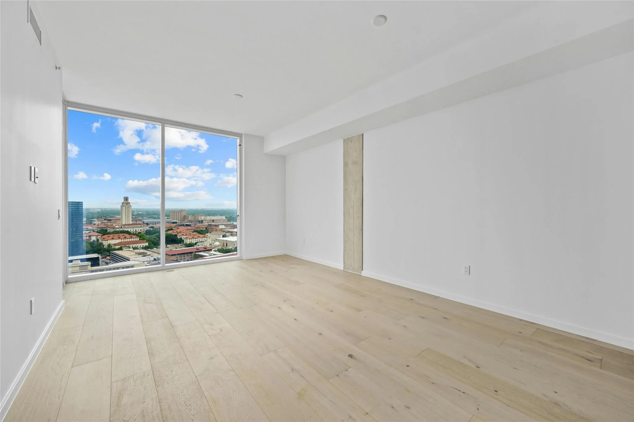 Photo 4 of 313 W 17TH ST #2103