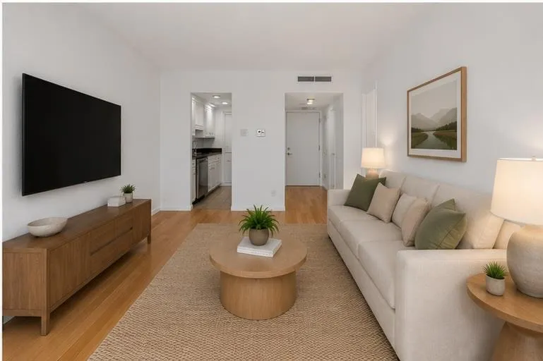 Photo 5 of 1800 LAVACA ST #512